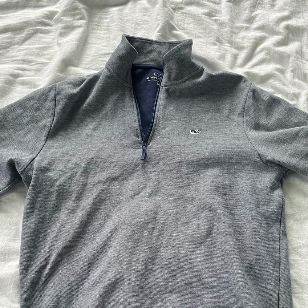 Vineyard vine quart zip pull over Men’s Medium